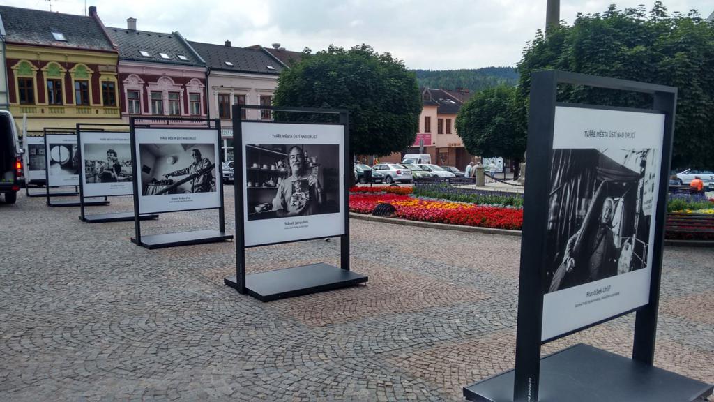 Díky kvalitnímu, preciznímu provedení a zajímavému designu vytvoří důstojné zarámování vystavovaných fotografií