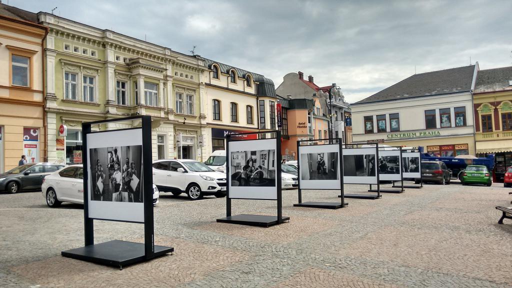 Díky kvalitnímu, preciznímu provedení a zajímavému designu vytvoří důstojné zarámování vystavovaných fotografií