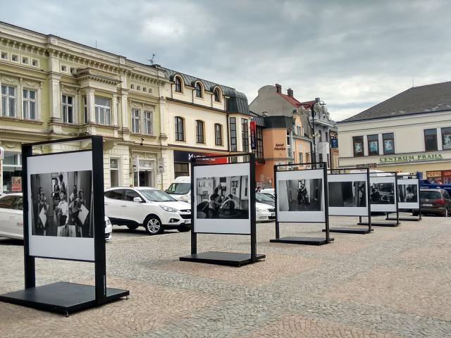 Díky kvalitnímu, preciznímu provedení a zajímavému designu vytvoří důstojné zarámování vystavovaných fotografií