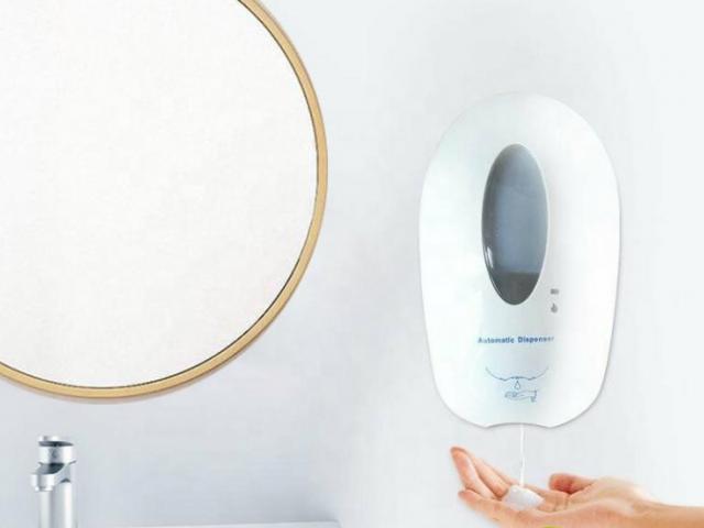 Bezdotykové dávkovače dezinfekce zajistí spolehlivou, pravidelnou a pohodlnou hygienu rukou, která je pro prevenci šíření virů zásadní