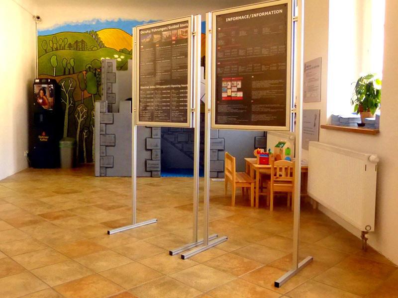 Poster Frame se dvěma klip rámy A1 - Zámek Bečov nad Teplou