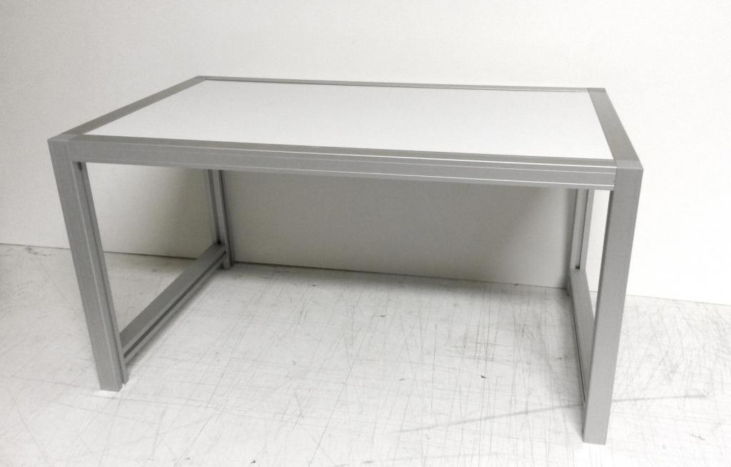 Prezentační stolek z hliníkových profilů, 445 x 750 mm